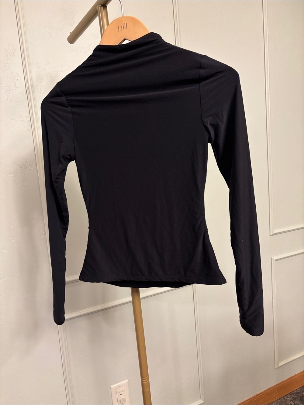 Tahari Womens Black Long Sleeve Quick Dry MSRP $58